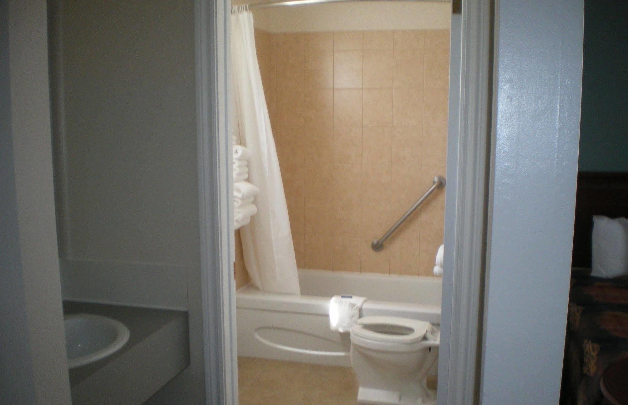 Hotel Motel Manoir De Персе Екстериор снимка